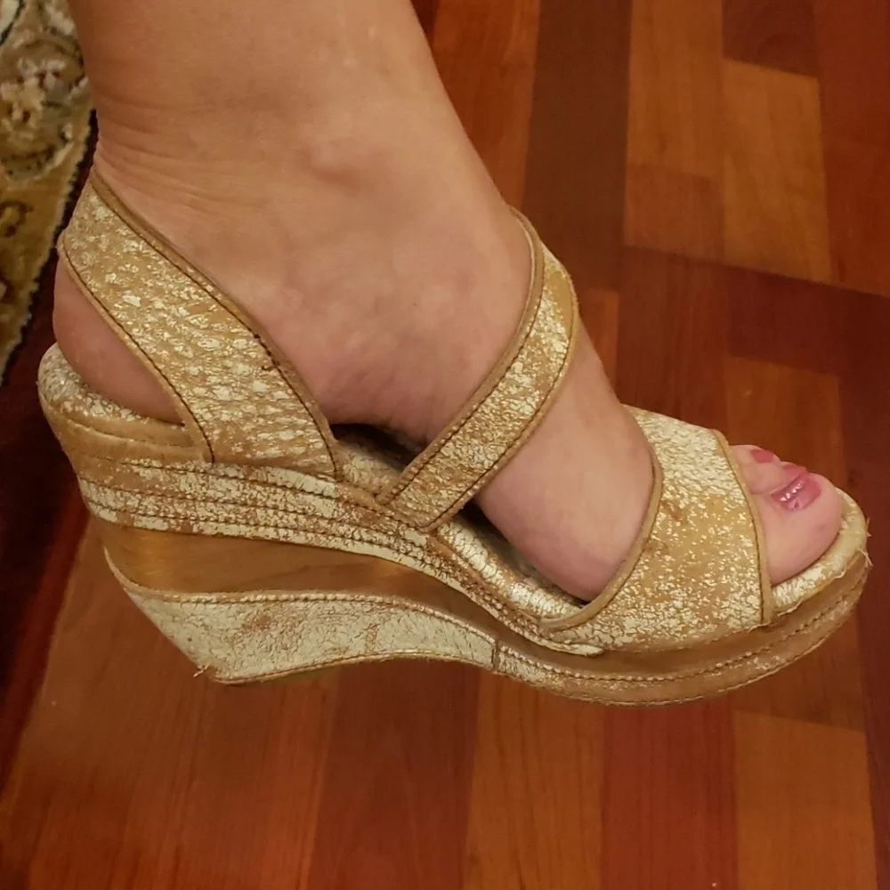 BED Stu Platform & Wedge Sandals EUC Tan & White